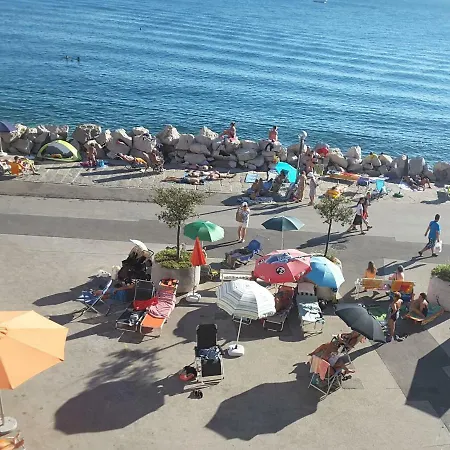 Punta Nana Mira